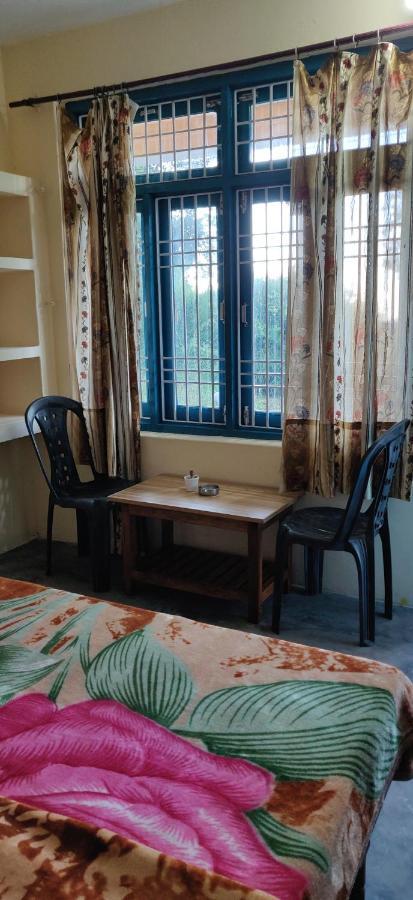 White Rabbit Guest House Дармсала Экстерьер фото