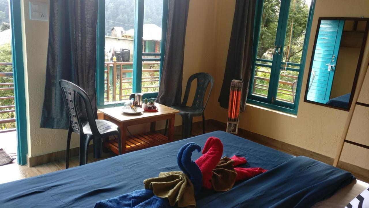 White Rabbit Guest House Дармсала Экстерьер фото